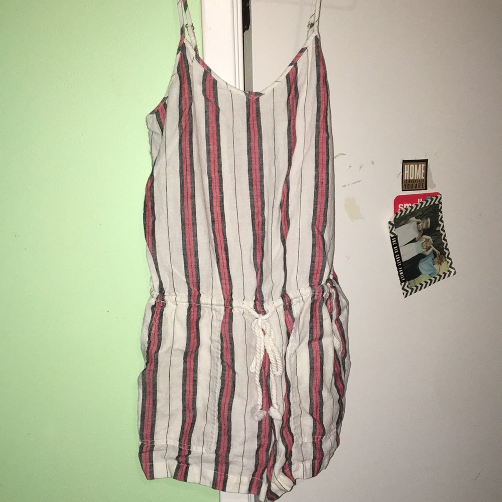 Lou & Grey Size MEDIUM linen romper!